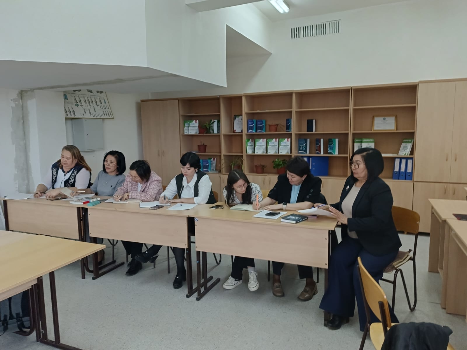 https://www.ptk-astana.edu.kz/storage/app/uploads/public/663/065/dda/663065ddac5ed179116582.jpeg