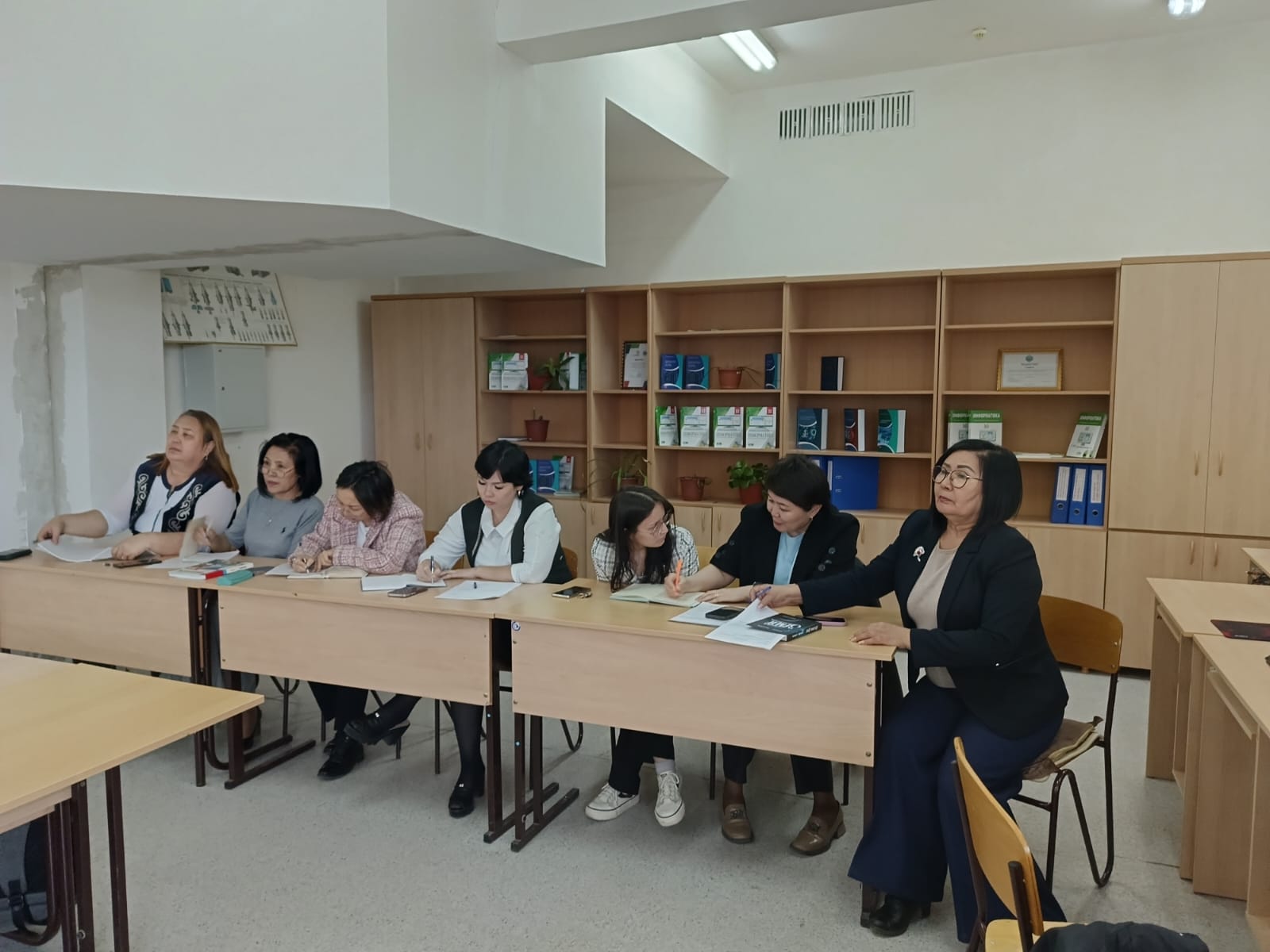 https://www.ptk-astana.edu.kz/storage/app/uploads/public/663/065/df9/663065df95fbd667380525.jpeg
