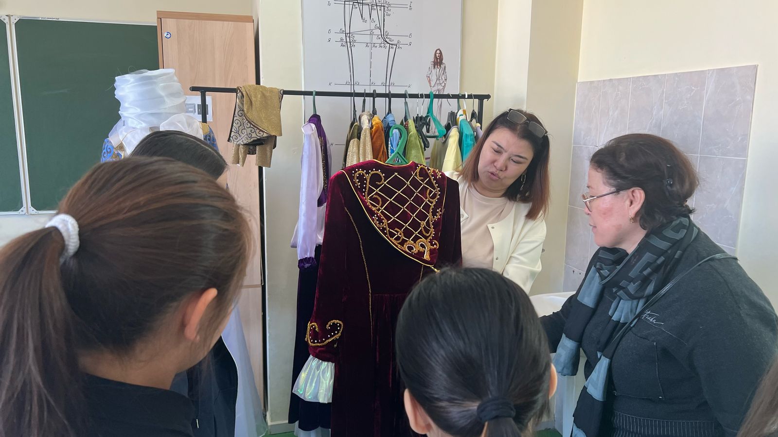 https://www.ptk-astana.edu.kz/storage/app/uploads/public/67e/cdb/d91/67ecdbd91d724518878064.jpeg